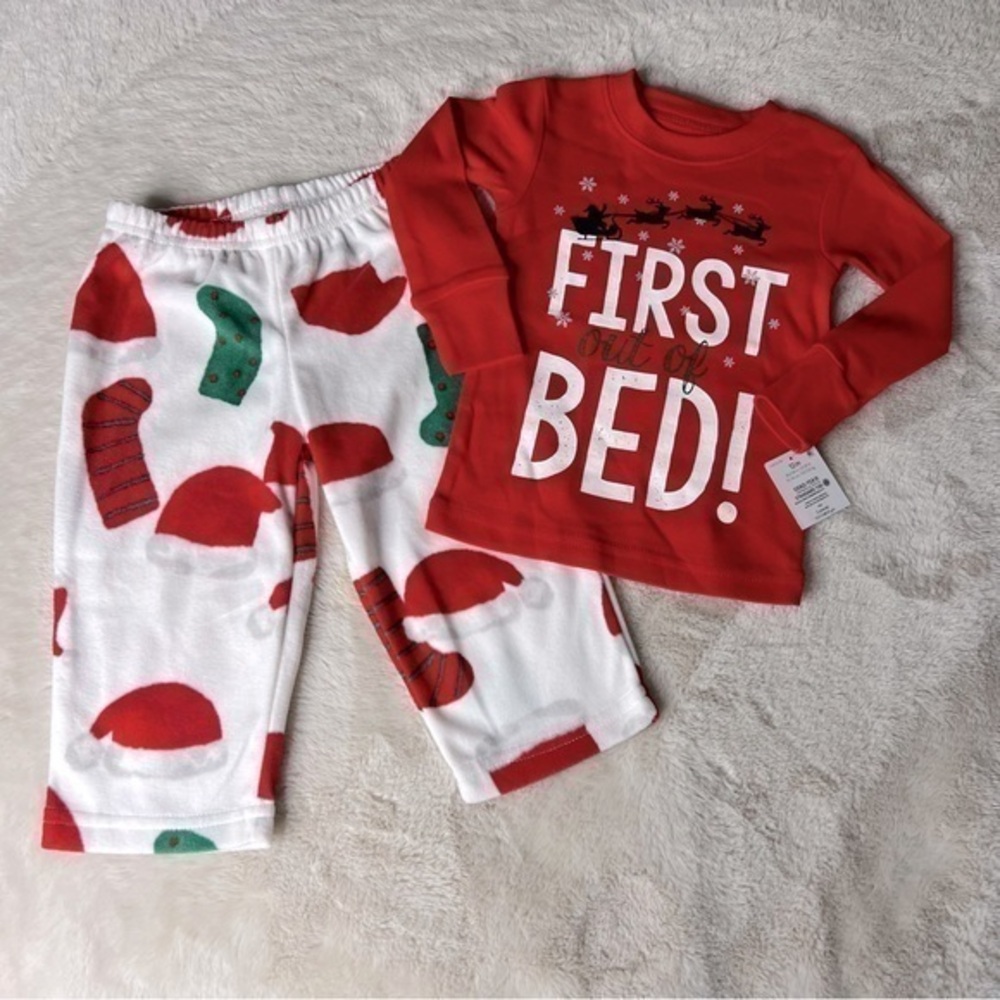 NWT Carter’s size 12 months two piece holiday pajama set